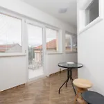 Apartman Amazing In With Wifi Imotski