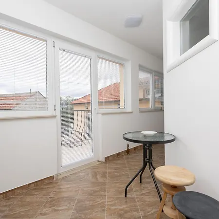 Apartman Gorgeous In With Wifi Imotski